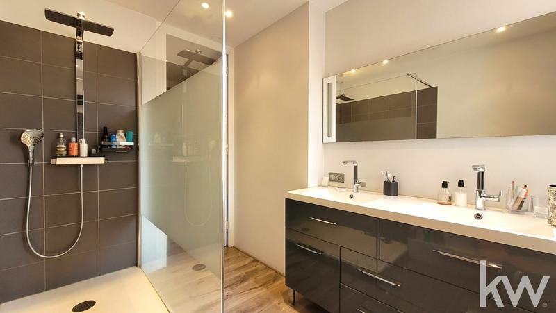 Appartement - 190 m² - 6 pièces