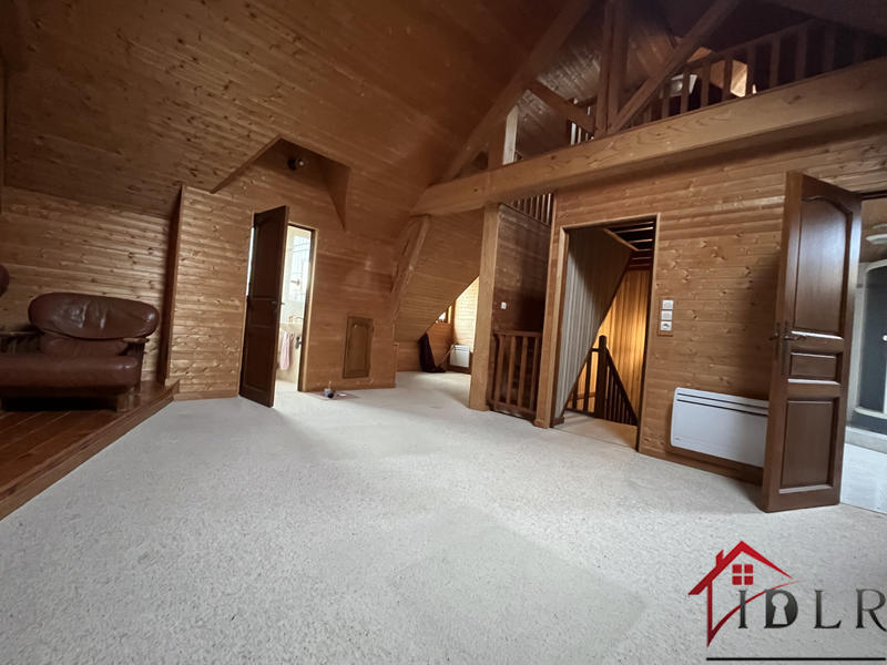 Maison - 230 m² - 7 pièces