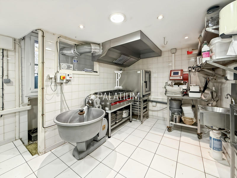 Local commercial - 158 m² - 6 pièces