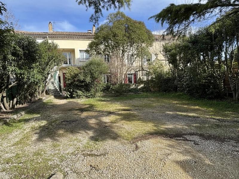 Maison - 255 m² - 10 pièces
