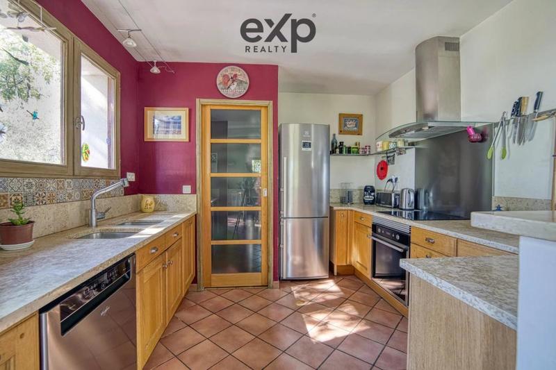 Maison - 203 m² - 6 pièces