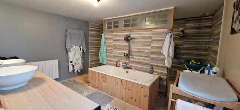 Maison - 230 m² - 6 pièces