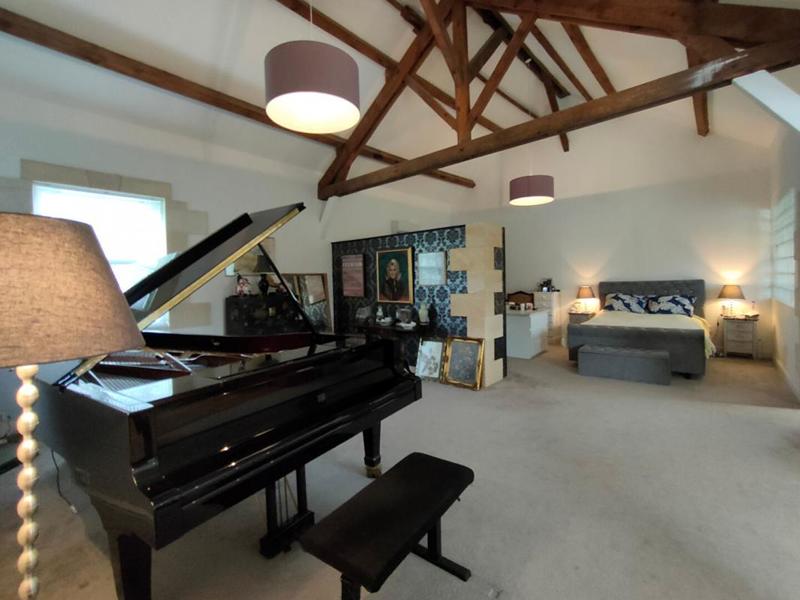 Propriété - 280 m² - 10 pièces