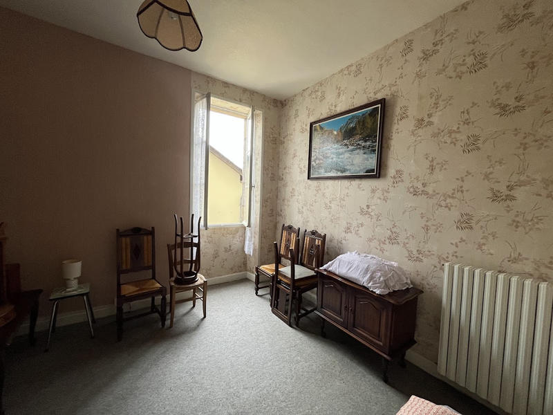 Maison - 142 m² - 9 pièces