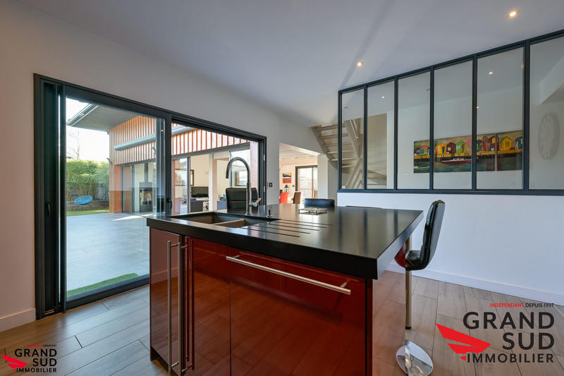 Maison contemporaine - 189 m² - 7 pièces