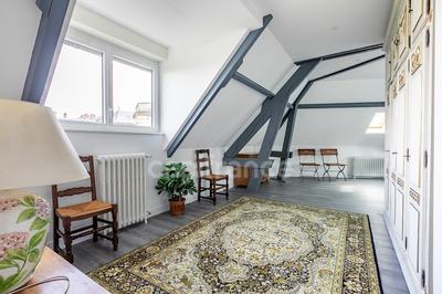 Maison - 260 m² - 8 pièces