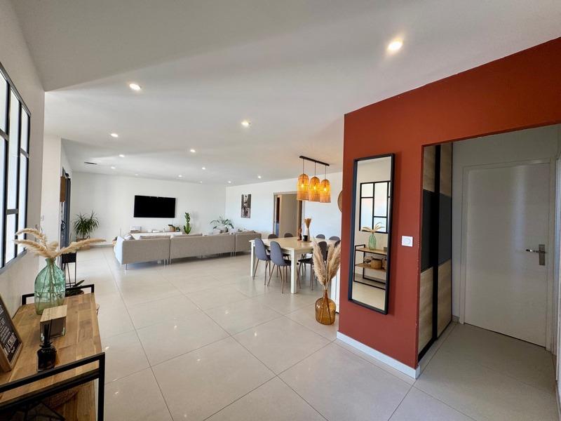 Maison - 185 m² - 7 pièces