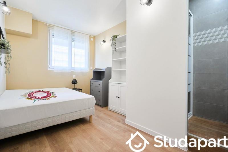 Chambre - 11 m² - 1 pièce