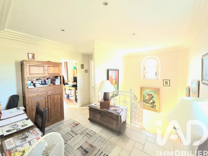 Maison - 300 m² - 7 pièces