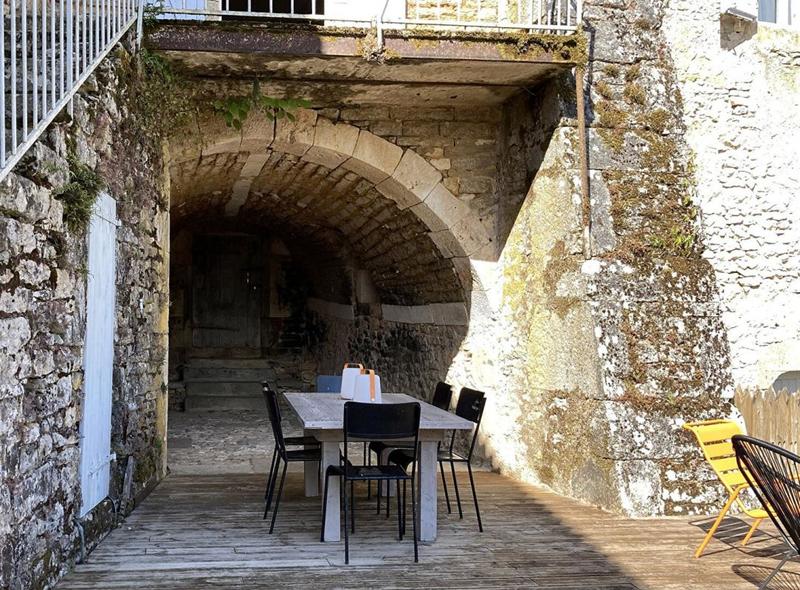 Demeure - 263 m² - 11 pièces