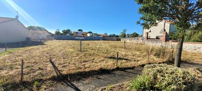 Terrain constructible - 780 m²