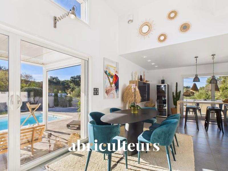 Maison - 139 m² - 5 pièces