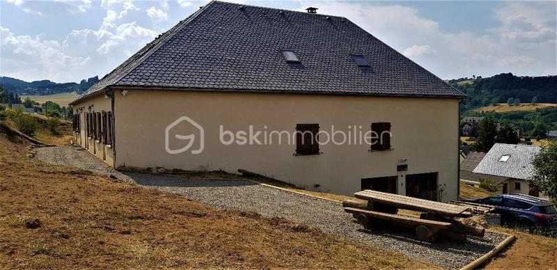 Maison - 435 m² - 12 pièces