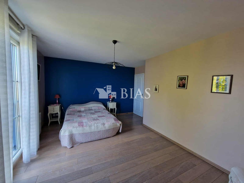 Maison - 218 m² - 8 pièces