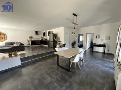 Maison - 120 m² - 5 pièces