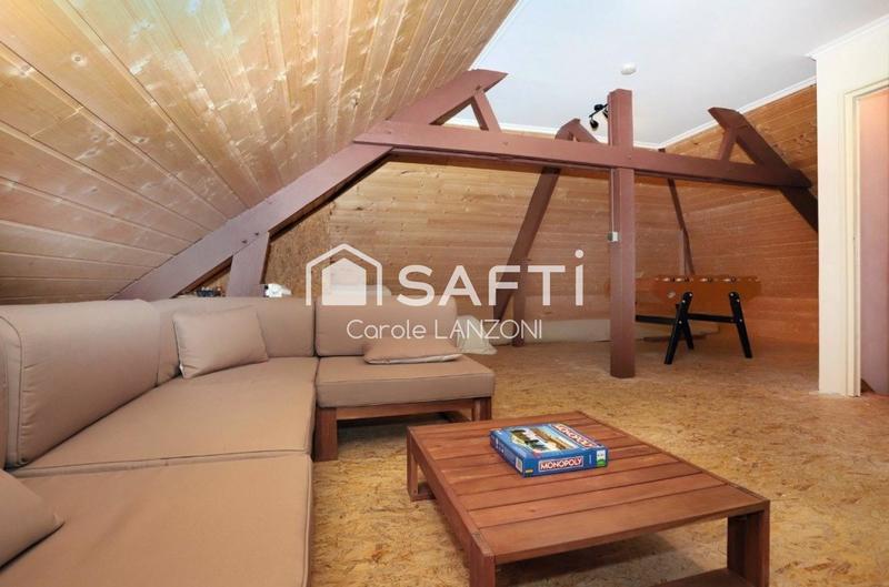 Maison - 290 m² - 8 pièces