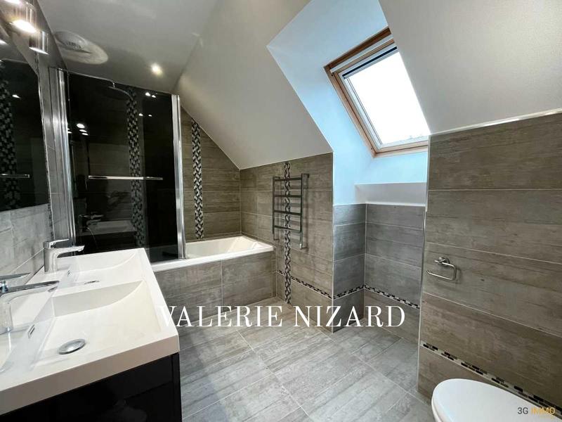 Maison traditionnelle - 171 m² - 7 pièces