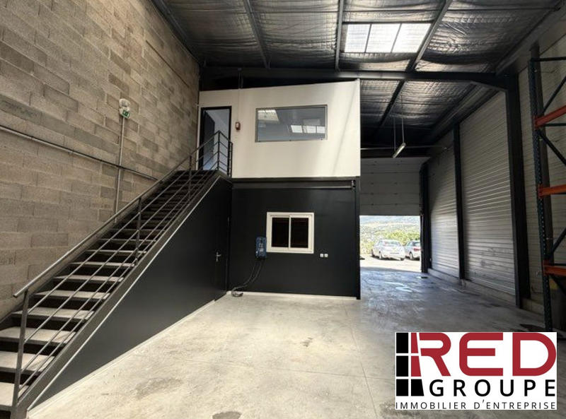 Entrepôt - 150 m²