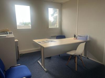 Bureau - 104 m² - 4 pièces