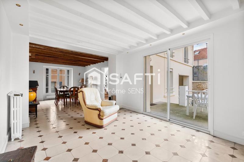 Villa - 237 m² - 9 pièces