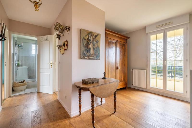 Maison - 181 m² - 8 pièces