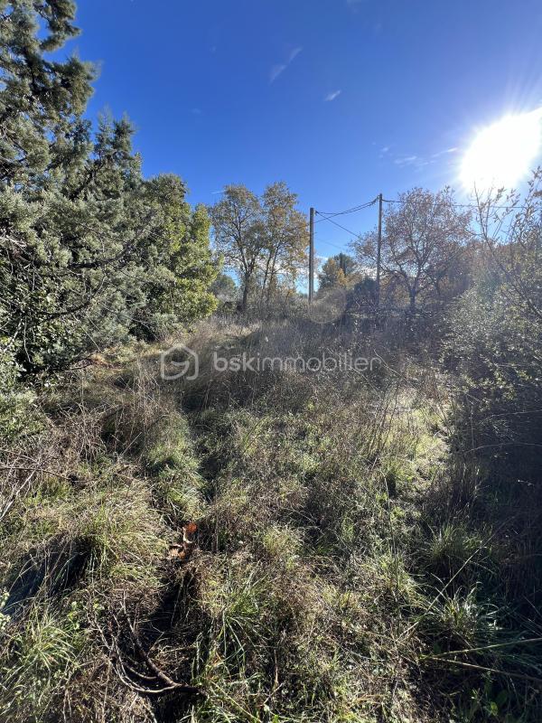 Terrain constructible - 800 m²