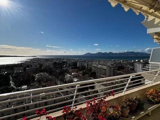 Appartement - 94 m² - 3 pièces