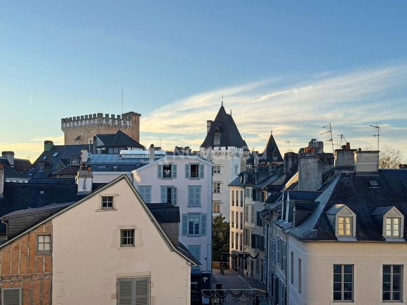 Appartement - 144 m² - 6 pièces