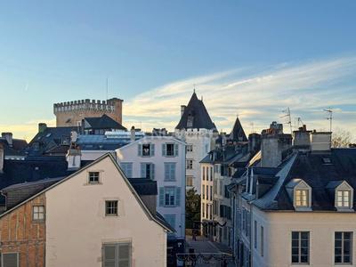 Appartement - 144 m² - 6 pièces