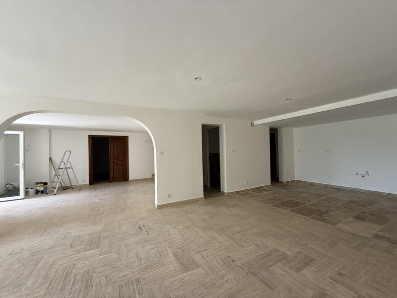 Maison - 297 m² - 11 pièces