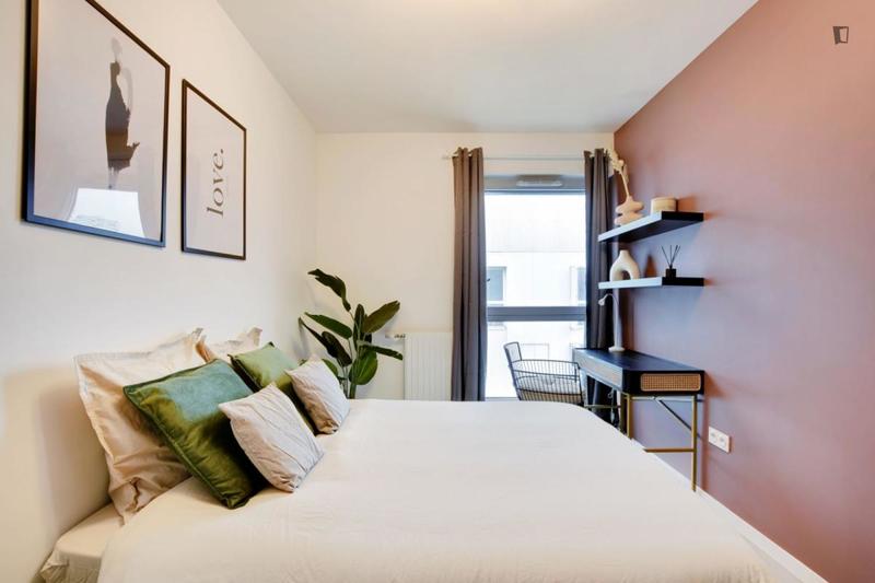 Chambre - 10 m² - 5 pièces