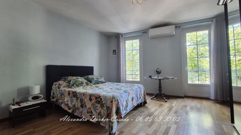 Maison - 217 m² - 8 pièces