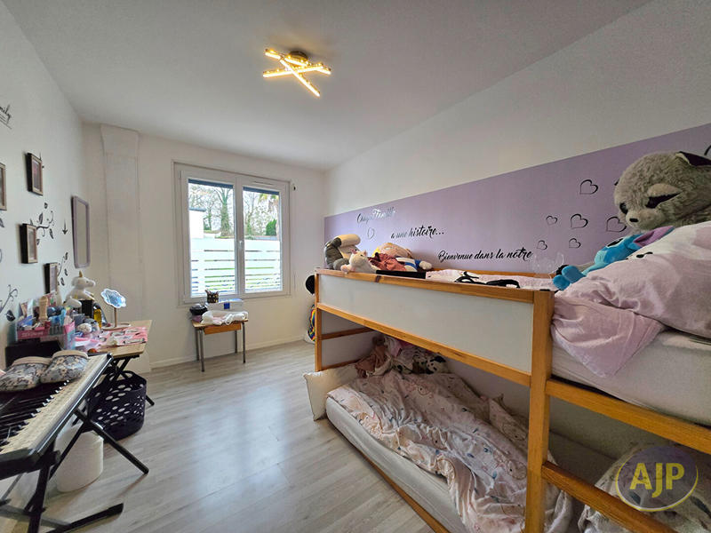 Maison - 95 m² - 5 pièces