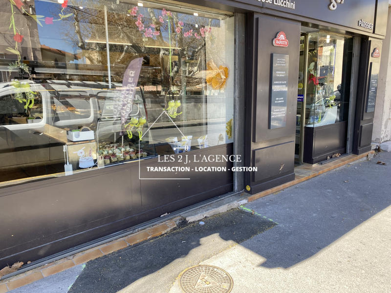 Fonds de commerce - Magasins - 130 m²