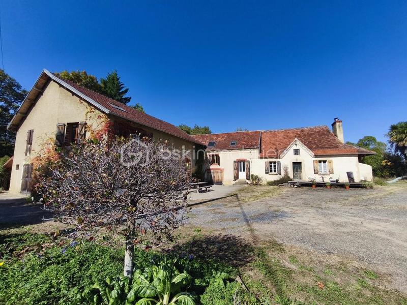 Propriété - 112 m² - 6 pièces