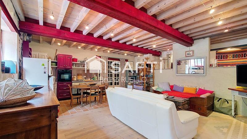 Maison - 270 m² - 9 pièces