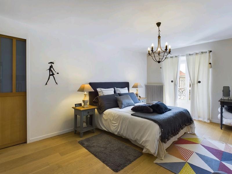 Maison - 294 m² - 9 pièces