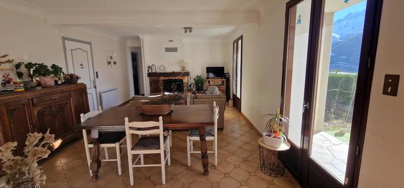 Appartement - 102 m² - 4 pièces