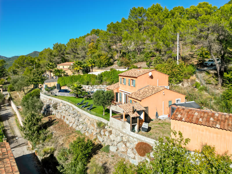 Maison - 106 m² - 4 pièces