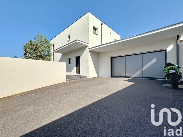 Maison de maîtres - 280 m² - 10 pièces