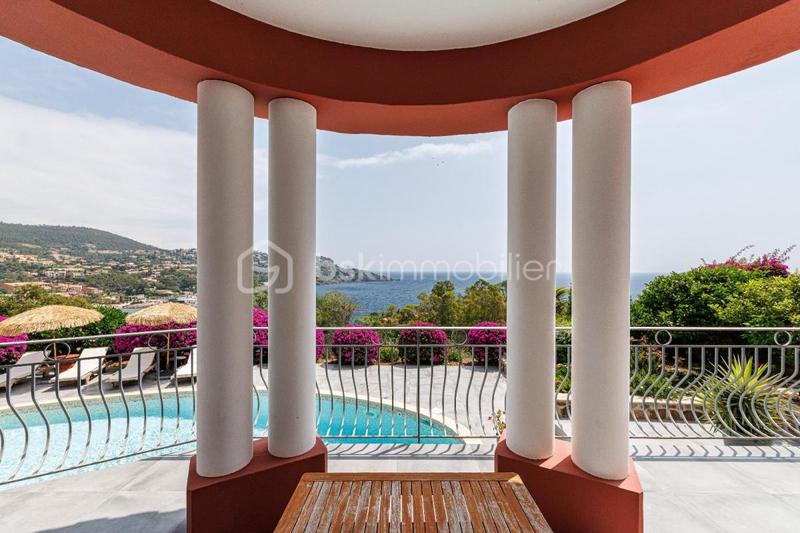 Villa - 219 m² - 5 pièces