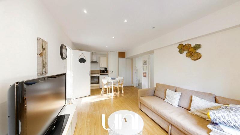 Maison - 650 m² - 22 pièces