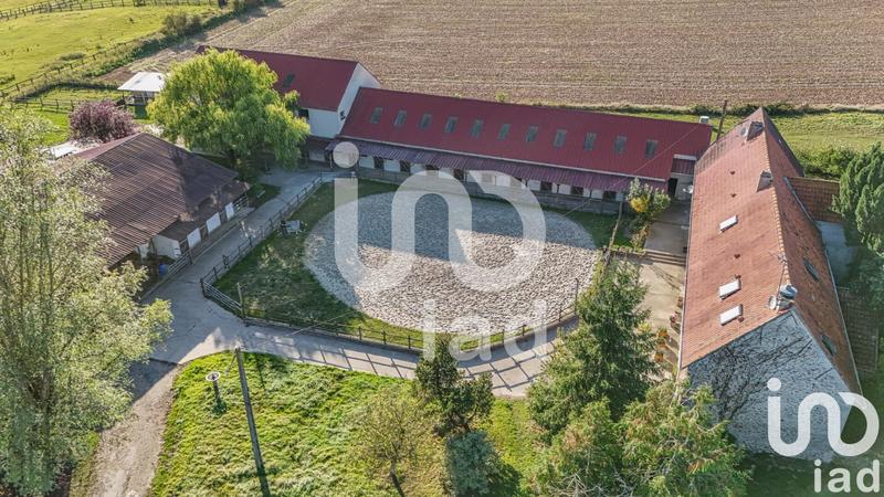 Maison - 221 m² - 7 pièces