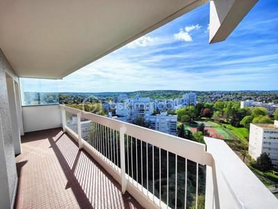 Appartement - 96 m² - 5 pièces