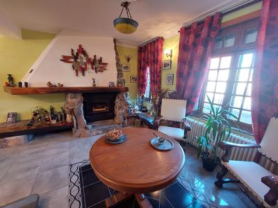 Maison - 220 m² - 6 pièces