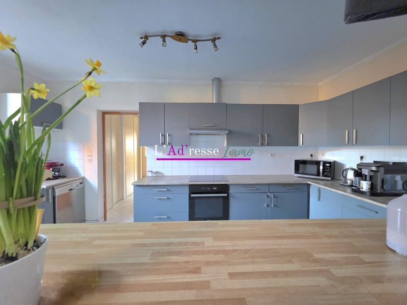 Maison - 210 m² - 7 pièces