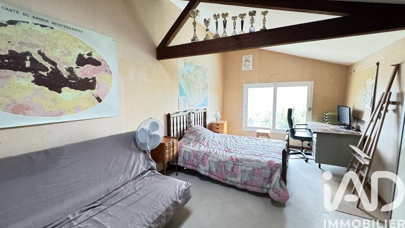 Maison - 250 m² - 9 pièces