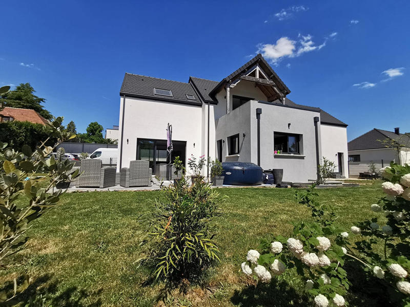Maison - 171 m² - 7 pièces