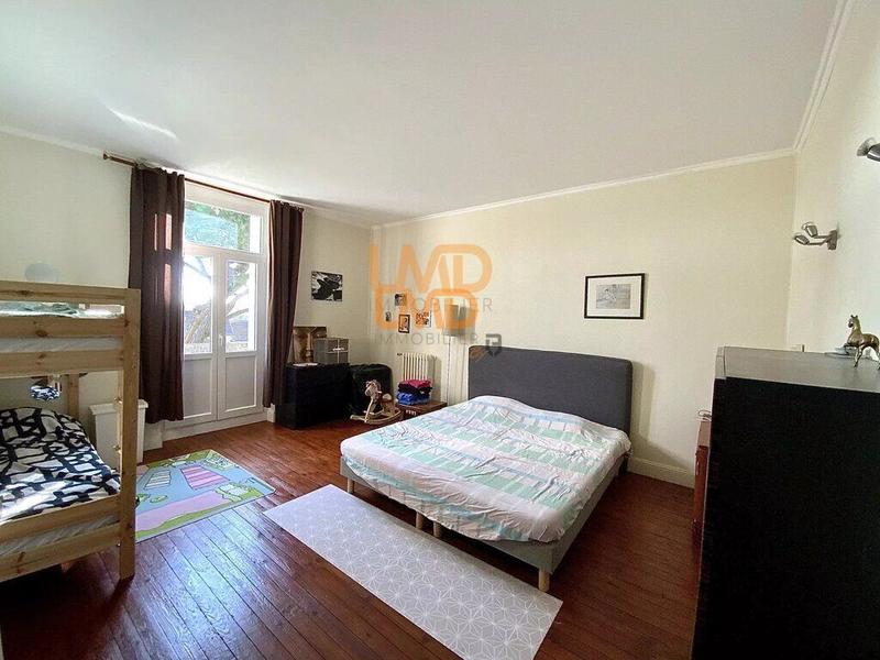 Propriété - 202 m² - 7 pièces