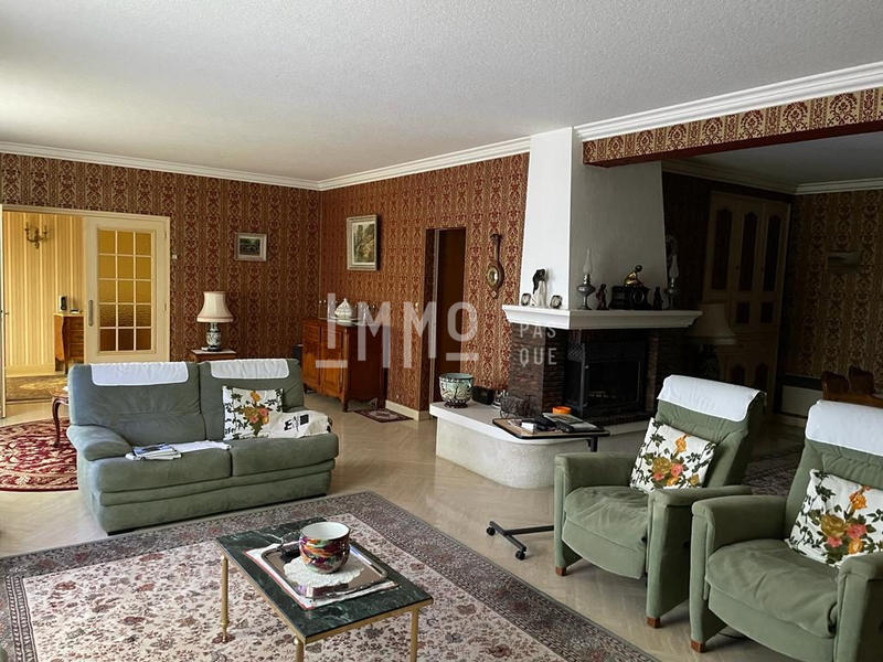 Maison - 231 m² - 10 pièces